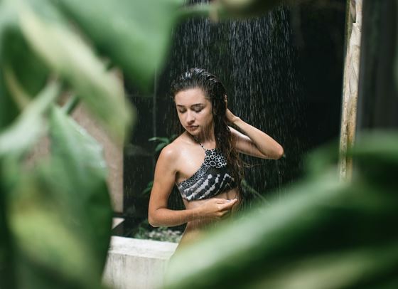 Има правилна температура за миене на косата