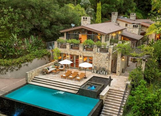 Джей Ло продаде луксозното си имение в Бел Еър