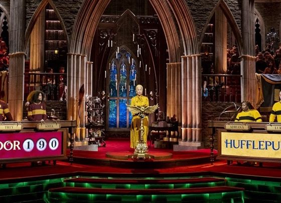 Хелън Мирън води състезание за магьосничество в Хогуортс