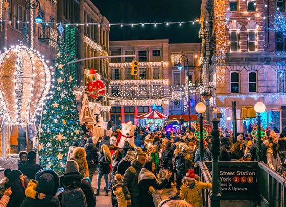 Най-големият коледен шоу-парк в България