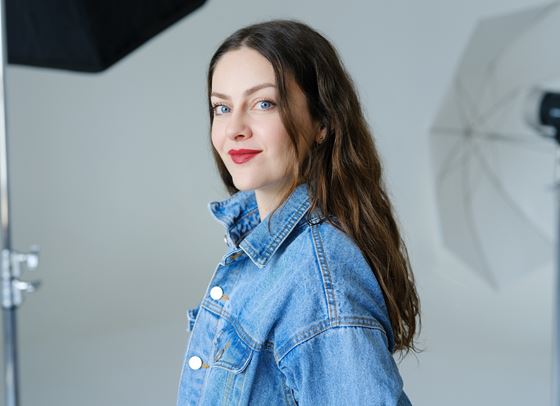 Топ гримьорът Алина Манова прави безплатен летен онлайн курс