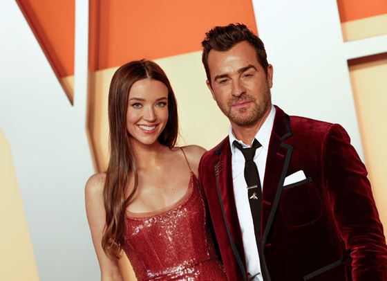 Джъстин Теру се ожени тайно за Никол Брайдън Блум