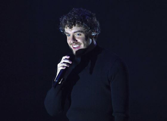 Джак Харлоу е замесен в любовен триъгълник... с чипс