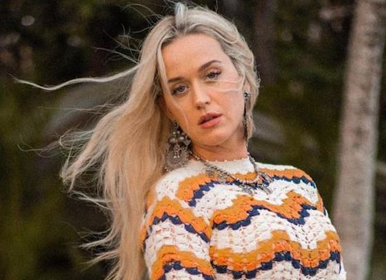 Кейти Пери запазва детската си безгрижност в &quot;Electric&quot;