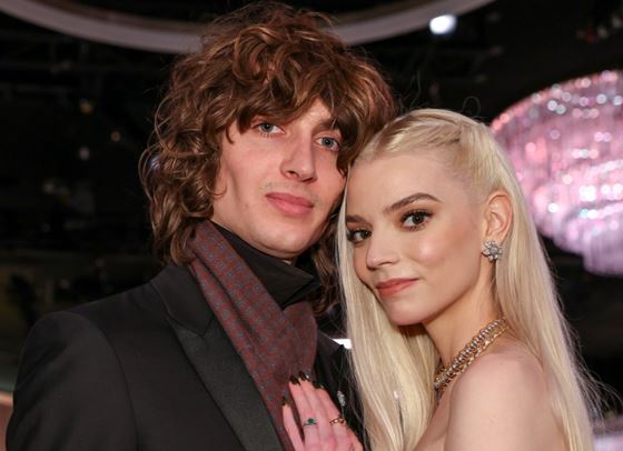 Аня Тейлър-Джой се омъжи на бляскава церемония в Италия