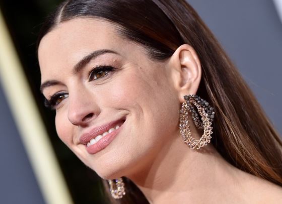 Ан Хатауей просто мрази да я наричат АН