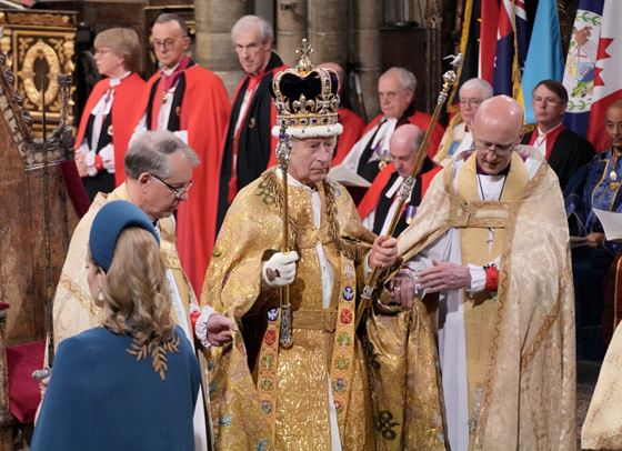 Чарлз III положи клетва като новия крал на Великобритания