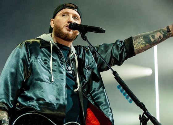 Джеймс Артър преодолява трудностите с музика, любов и нов сингъл