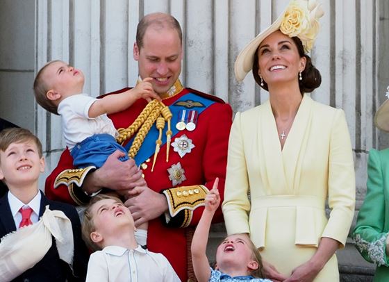 Уилям и Кейт няма да прекарат празниците с кралицата