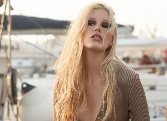 Margot Des Alyses и последните моменти от лятото