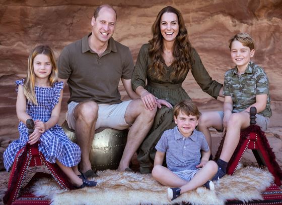 Скритите послания в коледната картичка на Уилям и Кейт