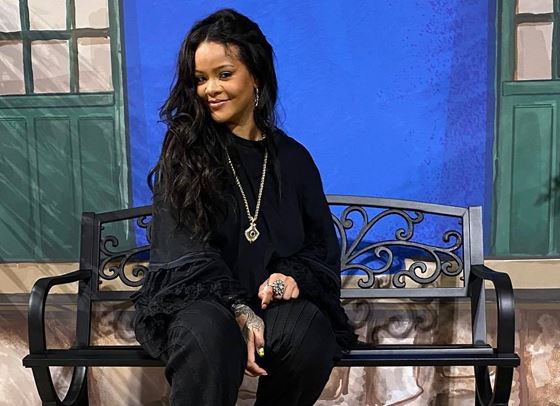 Риана направи рядка публична поява в Лондон