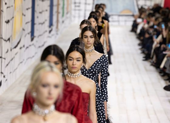Dior представиха новата си колекция haute couture за пролет/лято 2024