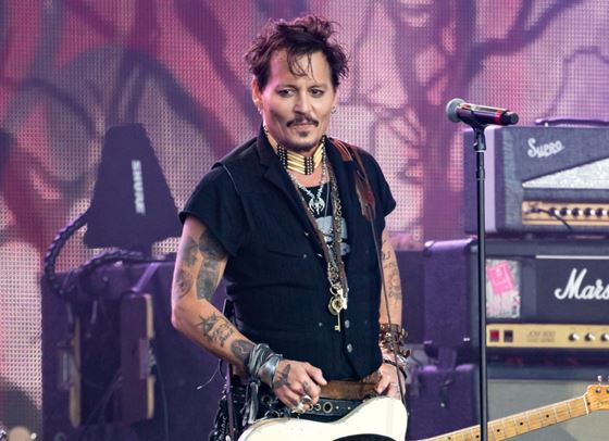 Джони Деп иска портокалов джин за престоя си у нас