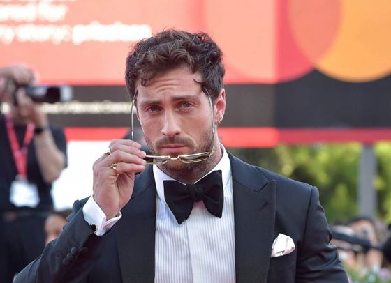 Арън Тейлър-Джонсън бе обявен за "Най-красив в света"