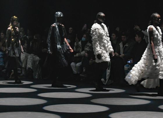 Erdem обожава призрачното усещане в края на нощта