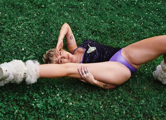 Нова година, нова Майли Сайръс