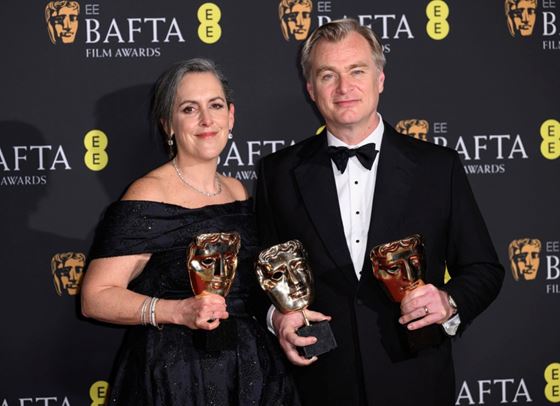 &quot;Опенхаймер&quot; и &quot;Клети създания&quot; обраха наградите БАФТА