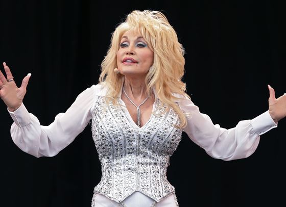 Доли Партън ще изненада феновете си със специална линия аромати