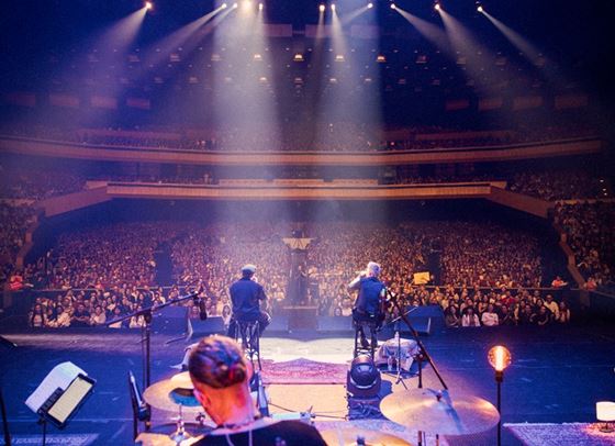 МОЛЕЦ се завръщат с нов албум и специален акустичен концерт