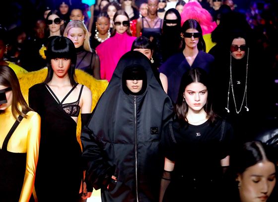 Dolce &amp; Gabbana пренесоха метавселената в Милано