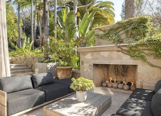 Всички се чудят защо Джей Ло иска да продаде това имение