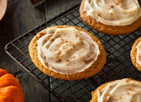 Меки тиквени бисквитки с канела и индийско орехче