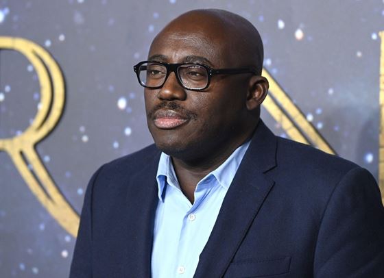 Едуард Енинфул ще разкаже историята си в мемоар