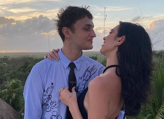 Дуа Липа и Ануар Хадид са горди родители... на две козички