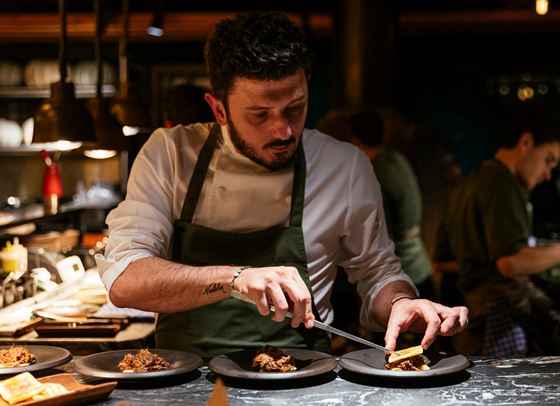 Мевлют Озкая, или абсолютен ред в хаоса