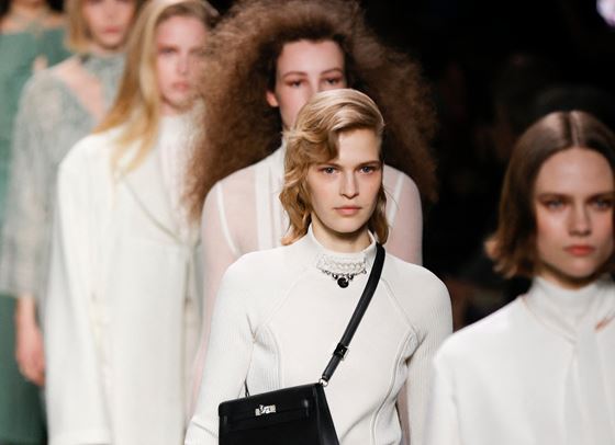 Hermes има въпрос. Накъде ще се отправим утре?