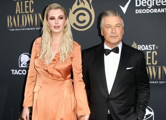 Ким Бейсинджър и Алек Болдуин станаха баба и дядо