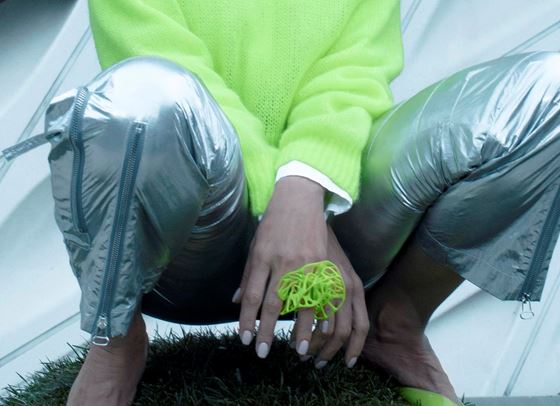 Има правилен начин да носите металик