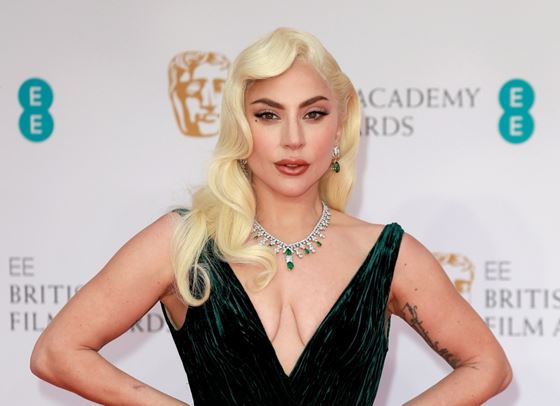 Лейди Гага отговори на слуховете, че се е разделила с приятеля си