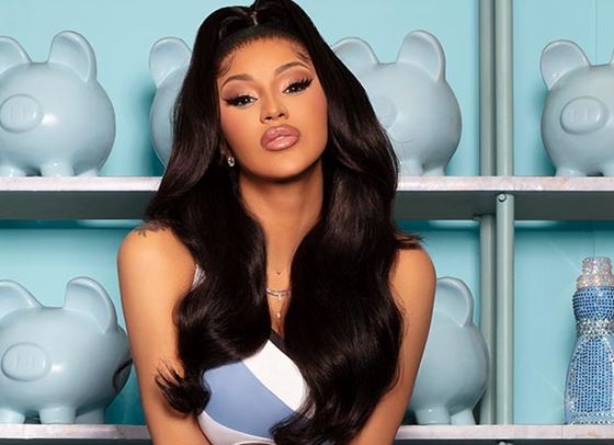 И Карди Би пуска собствена линия продукти за косата