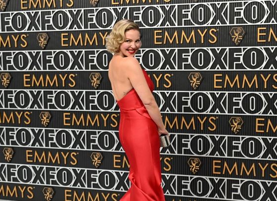 Червено и черно доминираха и на наградите Emmy