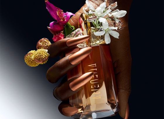 Цветна феерия от новия Alien на Mugler