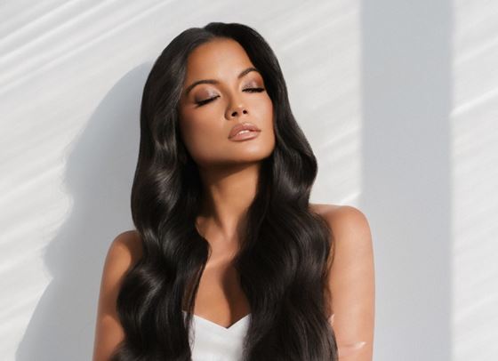 Glam, мекота и деликатна женственост са трендовете при косите за AW 2025/26