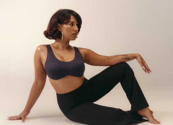 RAYE продължава да се движи напред с H&amp;M Move