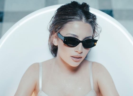 Михаела Маринова представя &quot;Герой&quot;