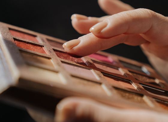 5 грим профила в Instagram, които си заслужава да следваме