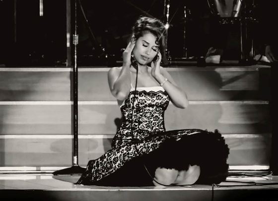 RAYE взриви световните класации с &quot;Where Is My Husband!&quot;