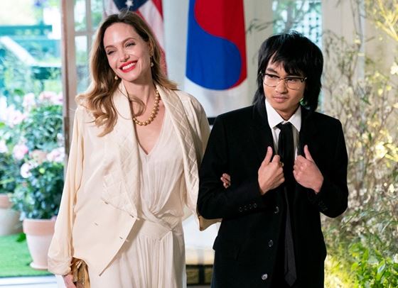 Анджелина Джоли на среща с Джо Байдън в Белия дом