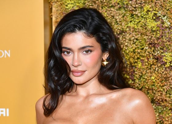 Кайли Дженър и нейните трикове за бърз ежедневен грим