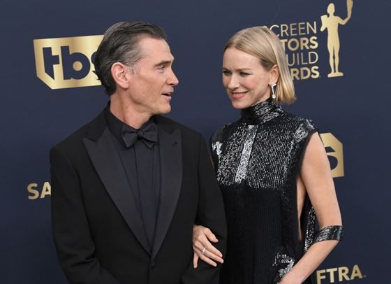 Наоми Уотс се омъжи в рокля на Oscar de la Renta