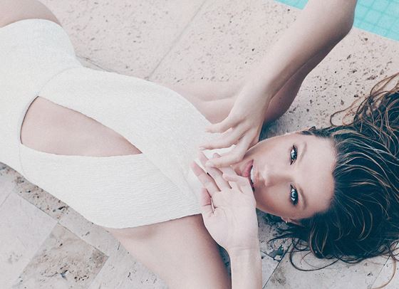 GRAZIA ЛЯТО: Животът наистина е по-хубав на плажа