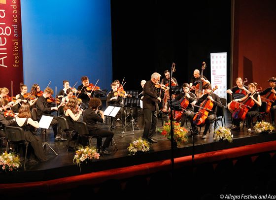 Класическата музика стига нови висоти през юли