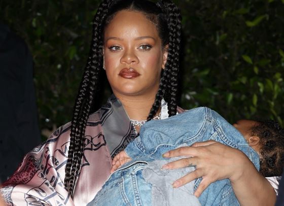 Риана стана майка за втори път