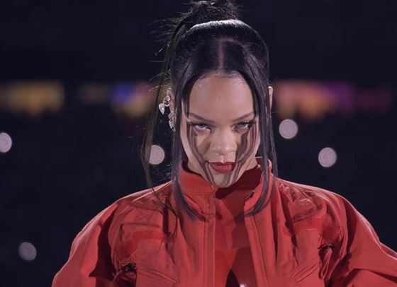 Защо Риана не е получила никакво заплащане за Super Bowl?