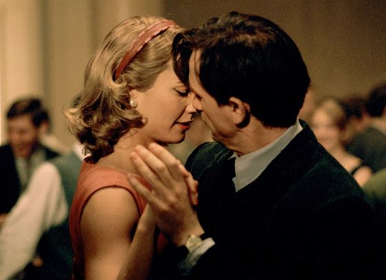 Под стъкления похлупак на любовта: историята на поетите Силвия Плат и Тед Хюз